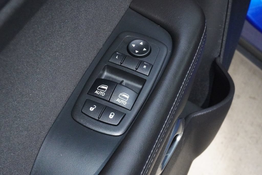 Used 2018 Dodge Challenger R/T w/ Driver Convenience Group RWD image 25