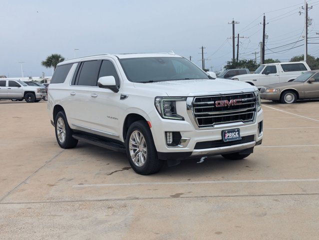 Used 2022 GMC Yukon XL SLT w/ SLT Premium Package RWD image 3