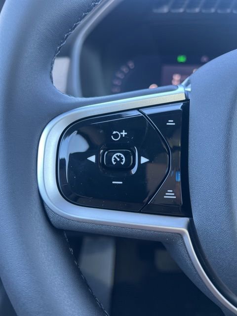 New 2026 Volvo XC90 B6 Plus w/ Protection Package Premier image 13