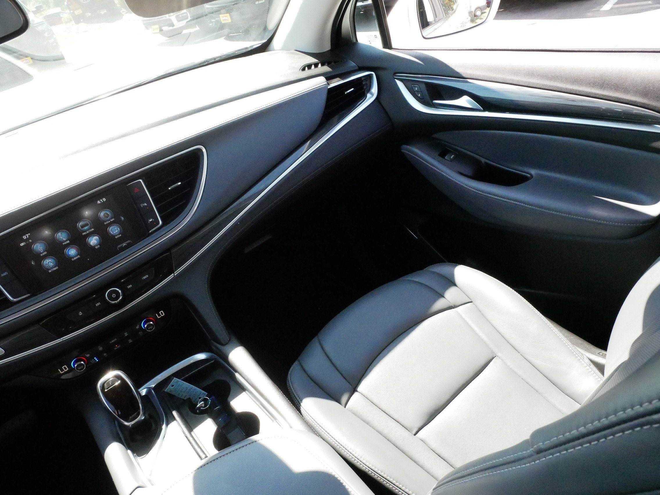 Used 2019 Buick Enclave Premium AWD/4WD image 11
