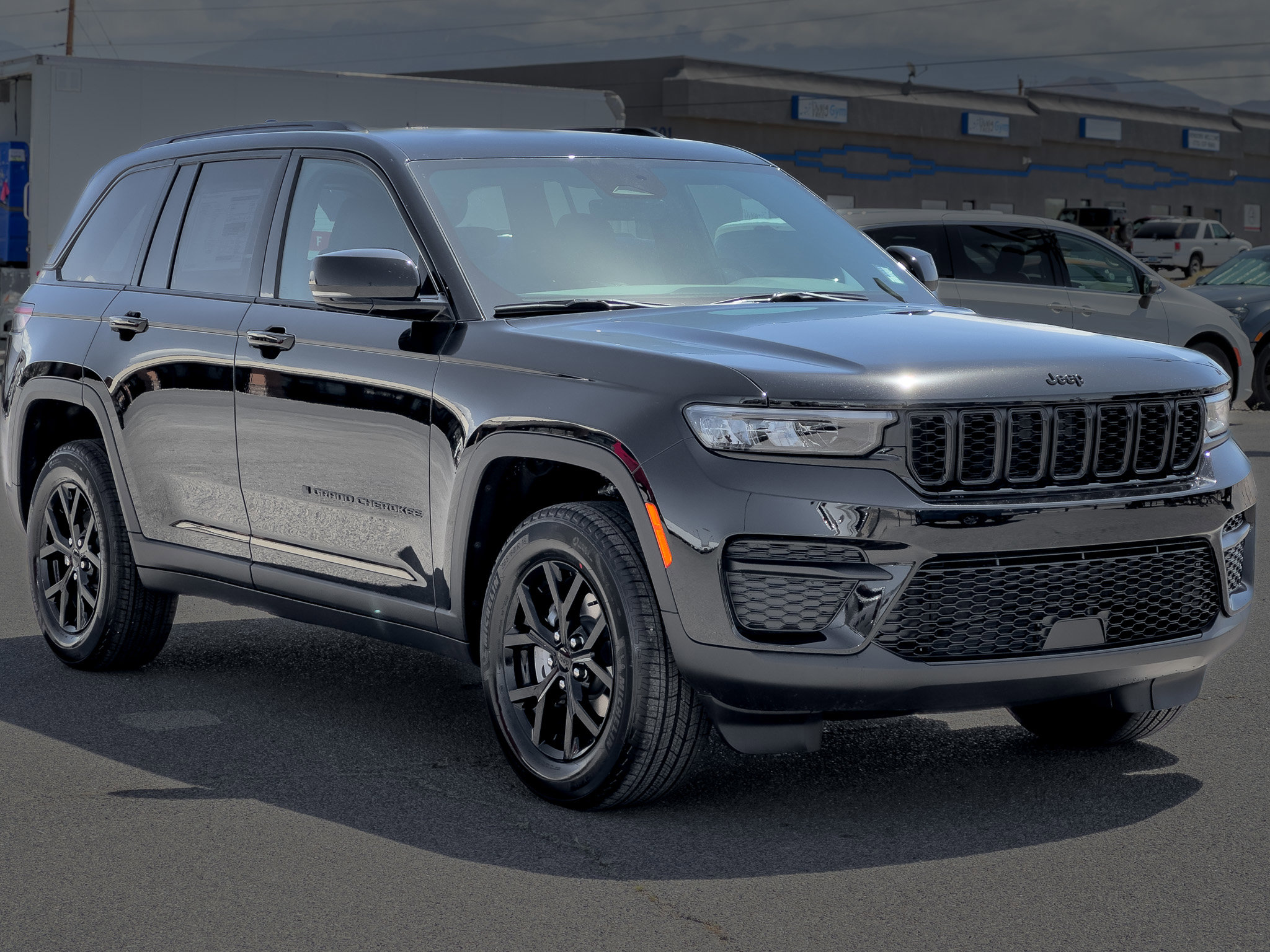 New 2025 Jeep Grand Cherokee Altitude image 7