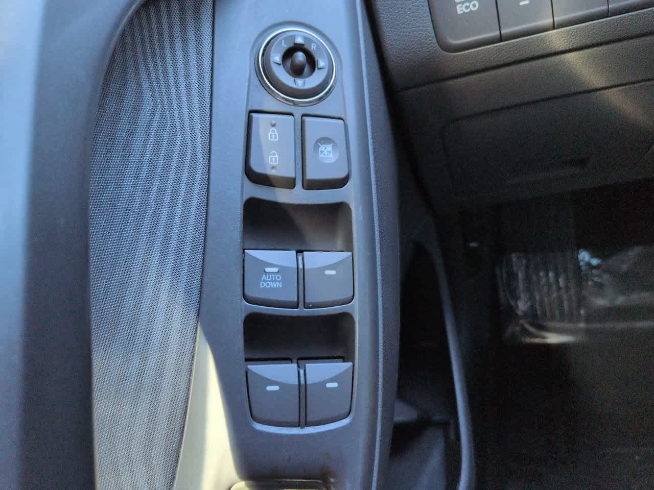 Used 2013 Hyundai Elantra GLS w/ Preferred Pkg FWD image 20