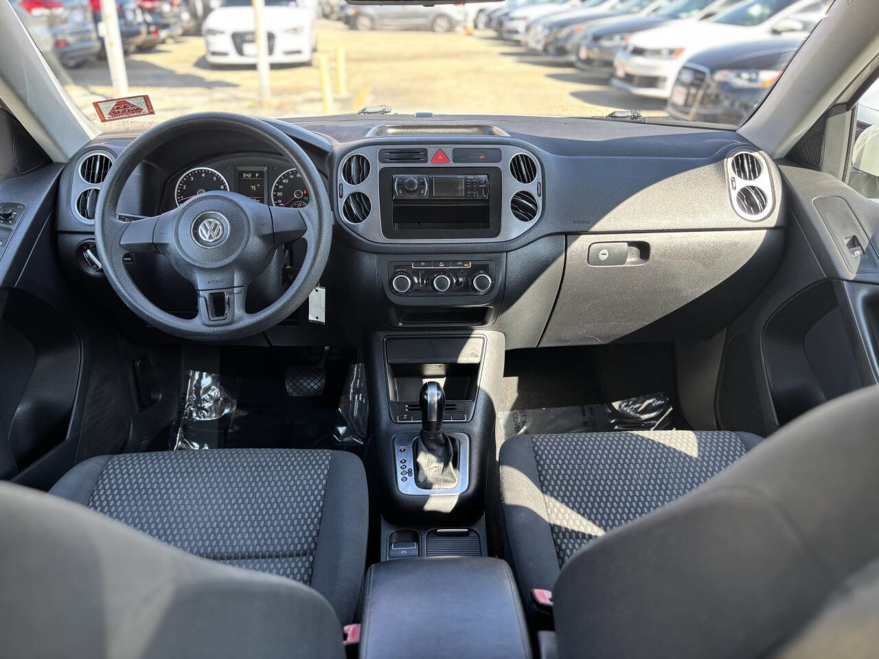 Used 2011 Volkswagen Tiguan S image 19