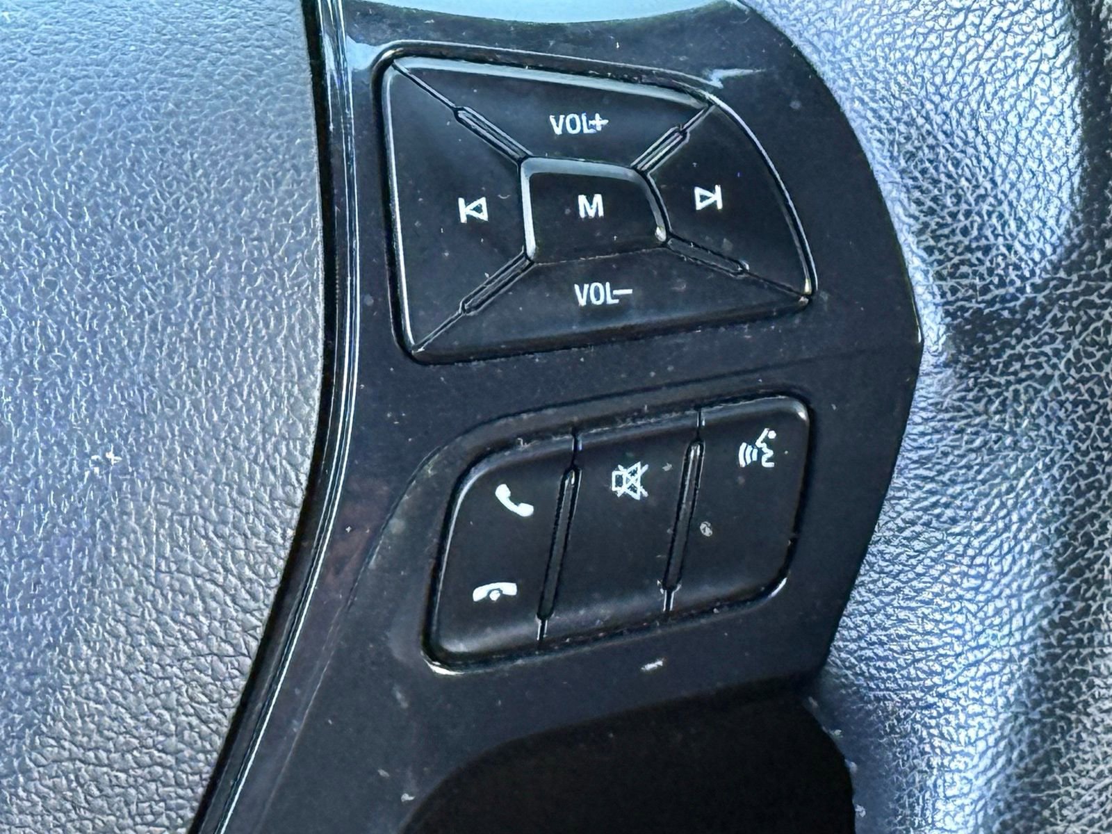 Used 2018 Ford Explorer XLT image 26