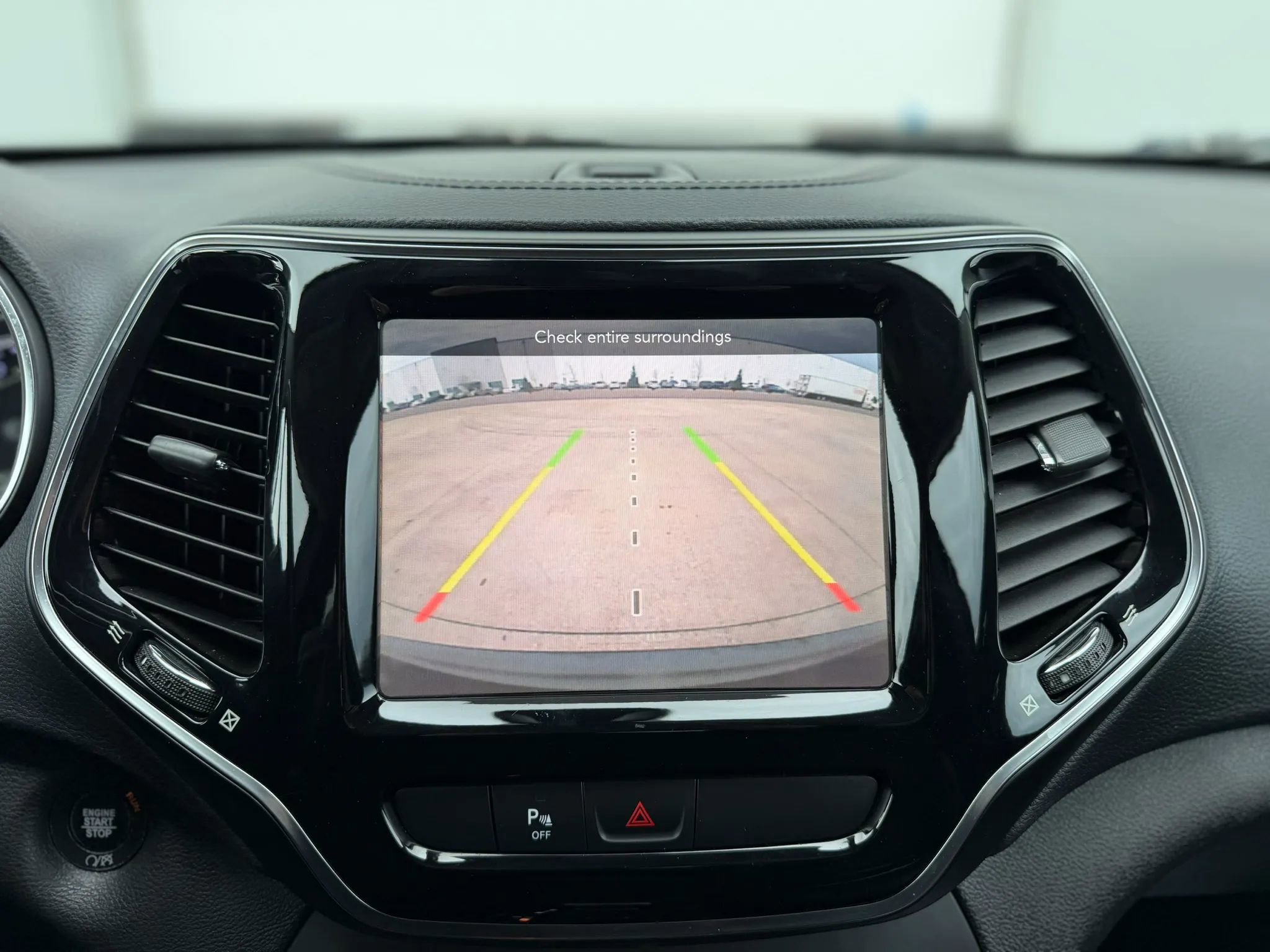 Used 2019 Jeep Cherokee Limited image 19