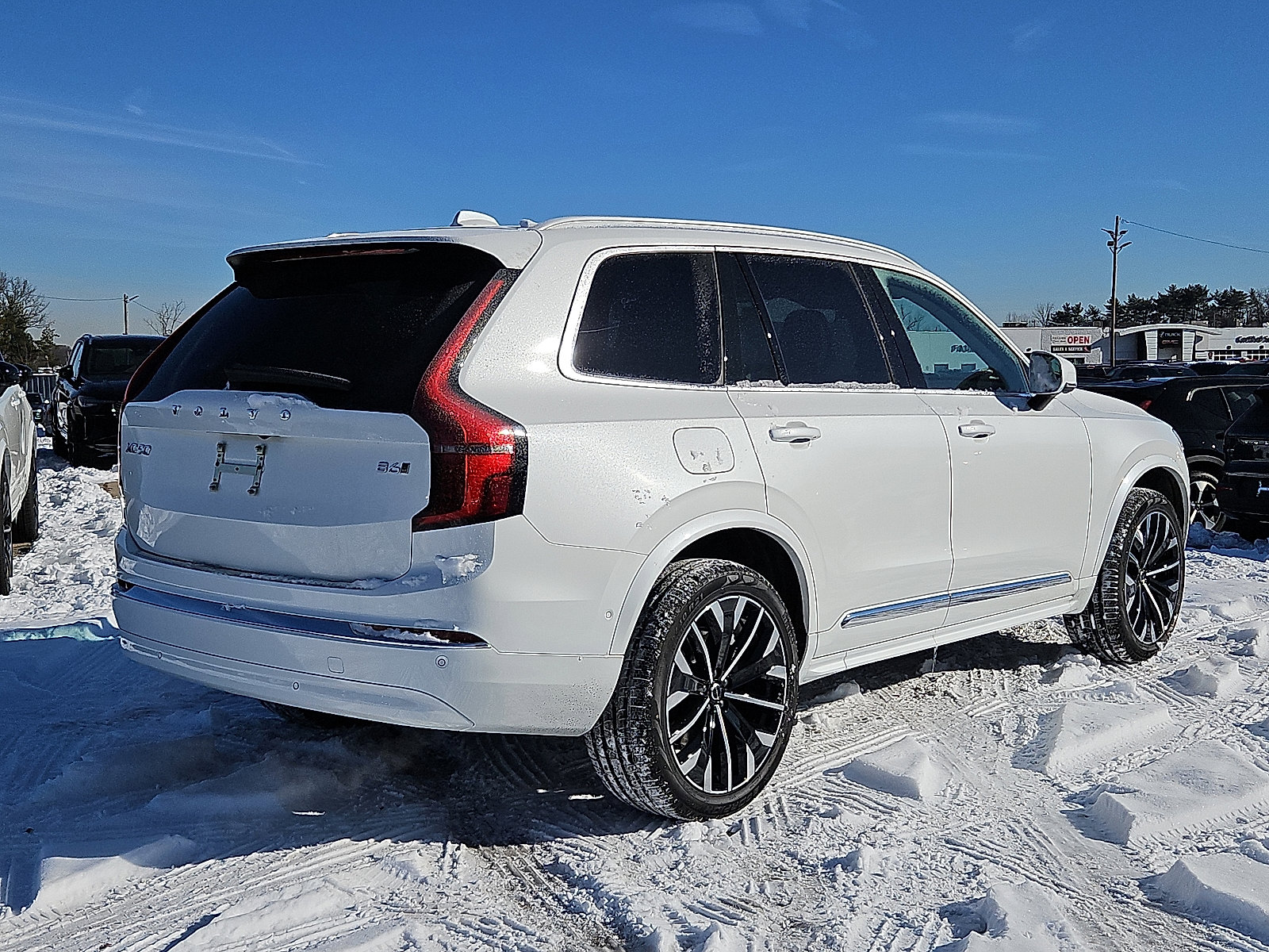 New 2026 Volvo XC90 B6 Plus w/ Protection Package image 6