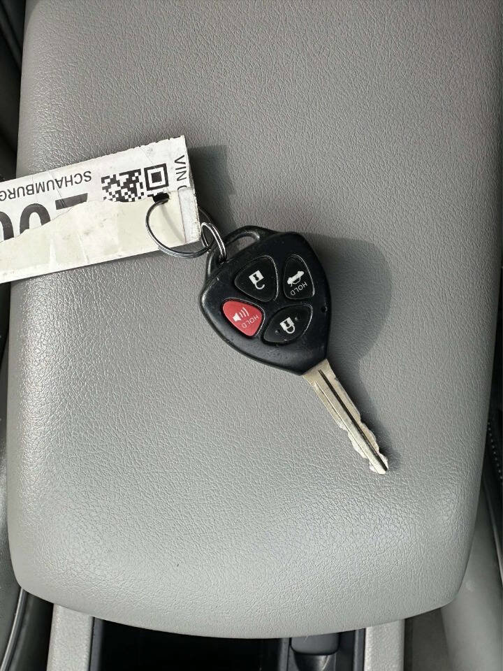 Used 2009 Toyota Camry LE FWD image 32