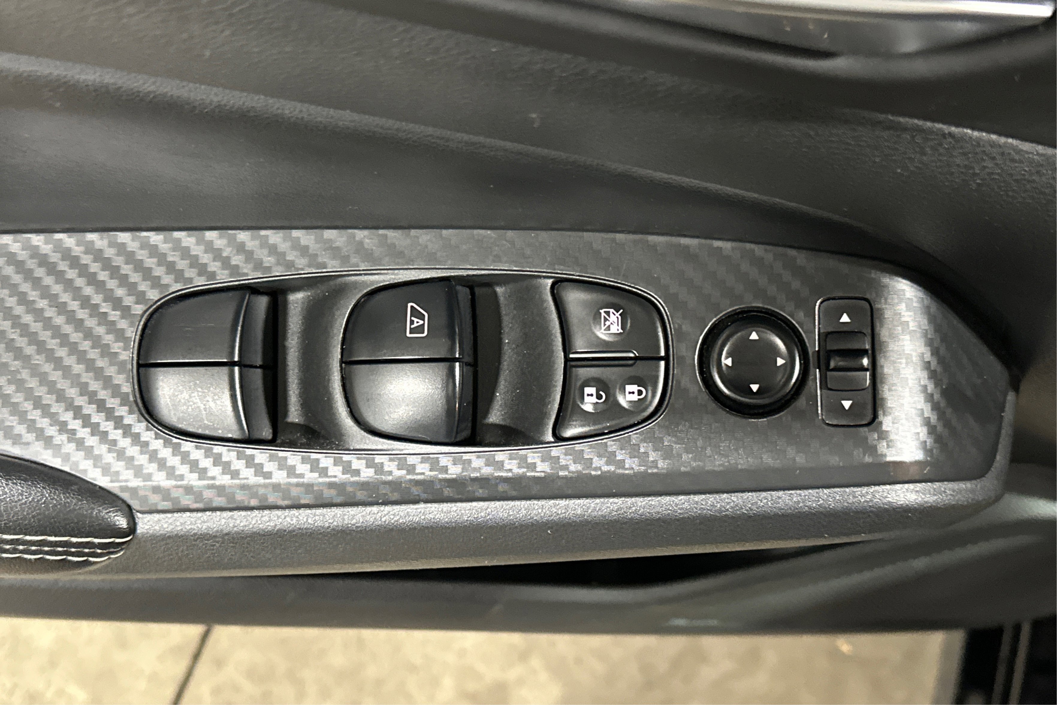 Used 2024 Nissan Altima 2.5 SV image 17