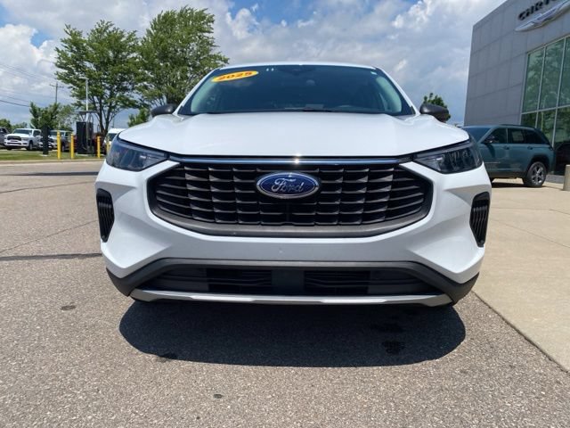 Used 2025 Ford Escape Active FWD image 2