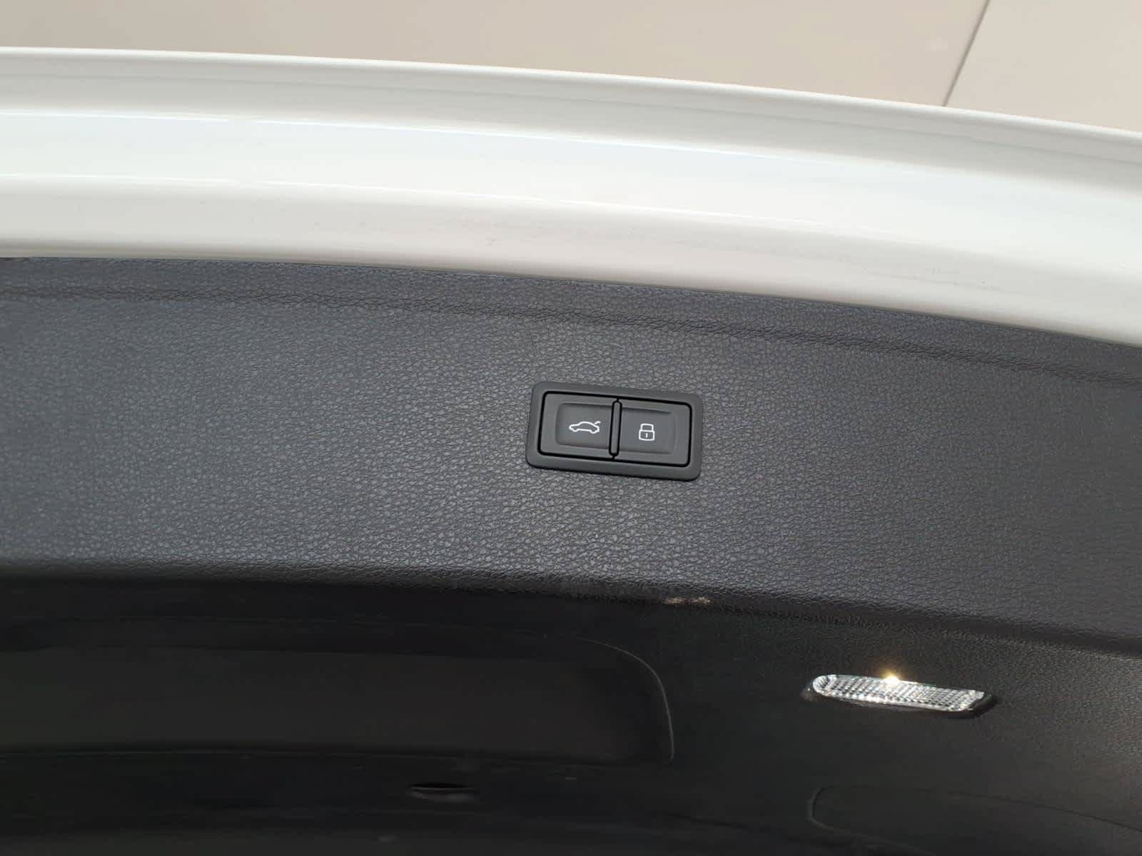 Used 2023 Audi Q5 2.0T Premium Plus w/ Premium Plus Package AWD/4WD image 12