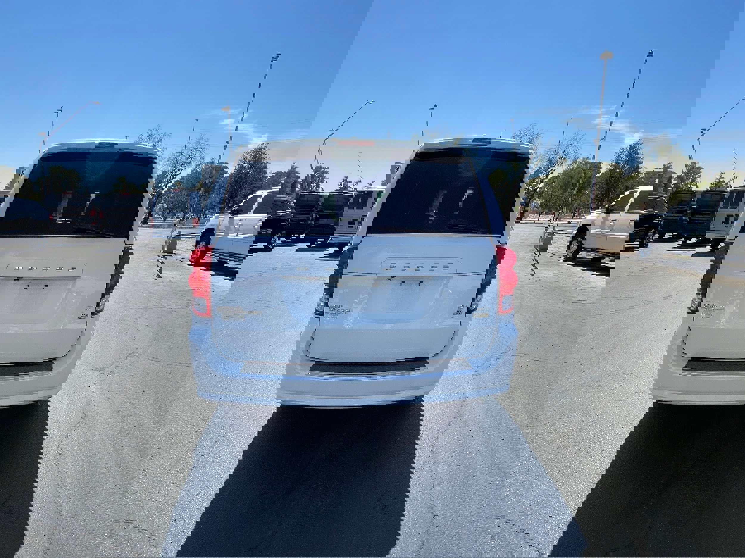 Used 2018 Dodge Grand Caravan SXT image 4