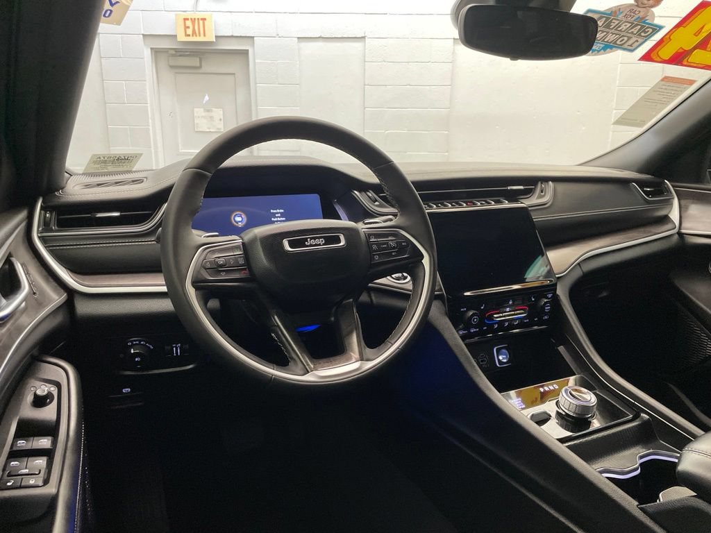 Certified 2024 Jeep Grand Cherokee L Limited AWD/4WD image 15