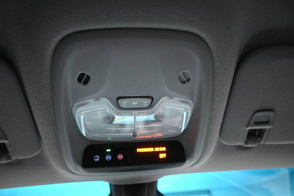 Used 2019 Chevrolet Bolt Premier w/ Infotainment Package FWD image 22