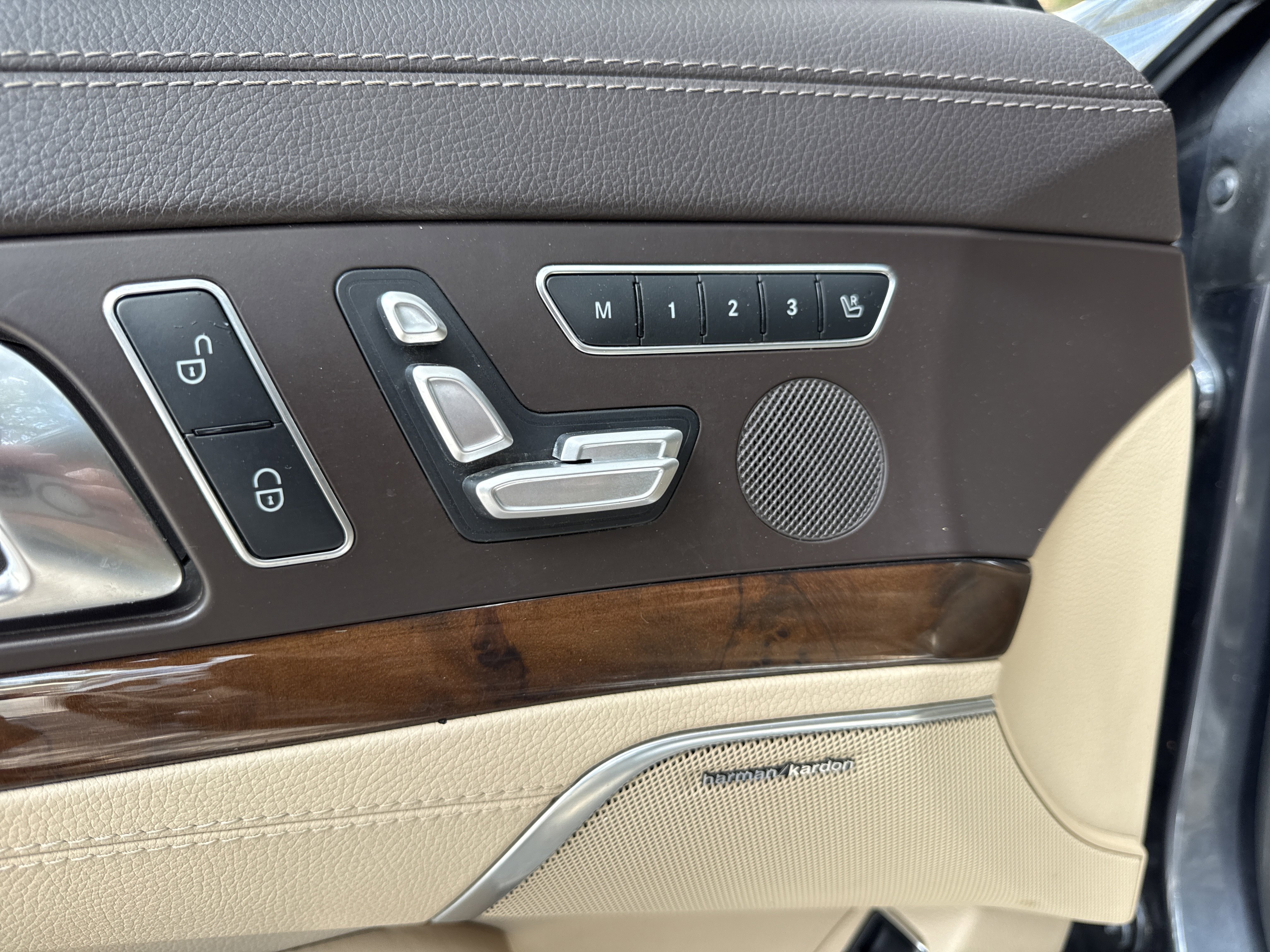 Used 2013 Mercedes-Benz SL 550 image 32