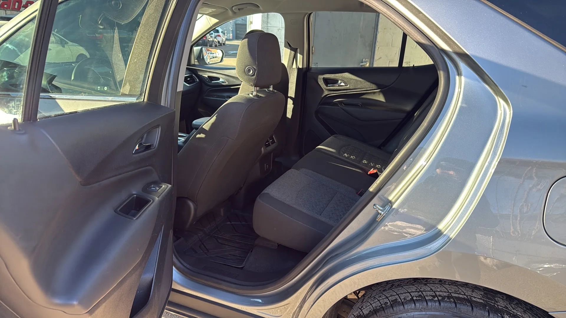 Used 2023 Chevrolet Equinox LT w/ LPO, Floor Liner Package image 28