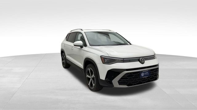 Certified 2025 Volkswagen Taos SEL image 9