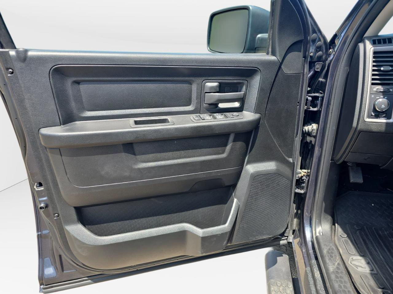 Used 2021 RAM 1500 Express w/ Wheel & Sound Group AWD/4WD image 10