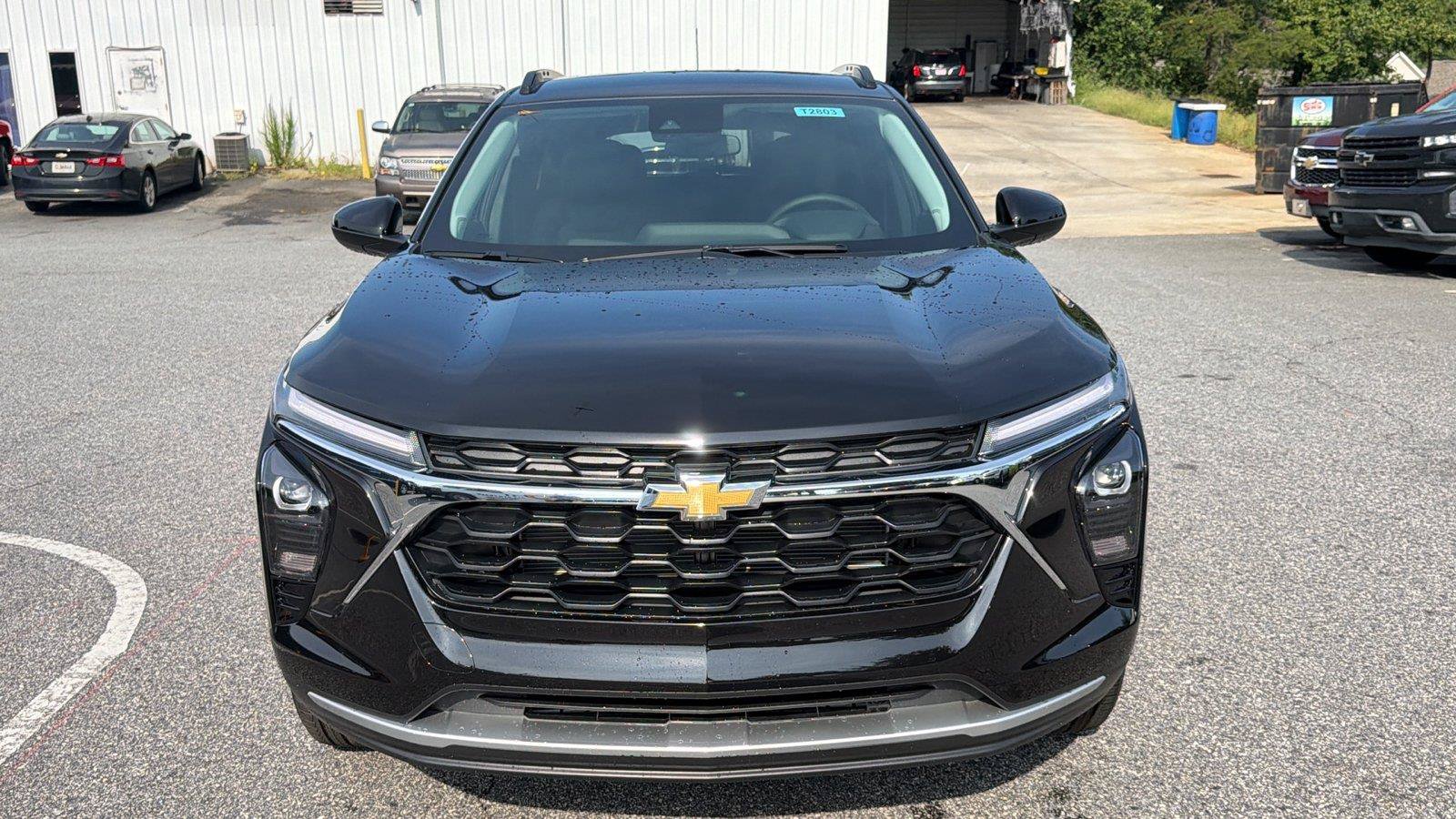 New 2026 Chevrolet Trax LT w/ Driver Confidence Package FWD image 2
