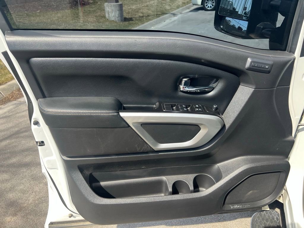 Used 2018 Nissan Titan SL w/ Chrome Package image 16
