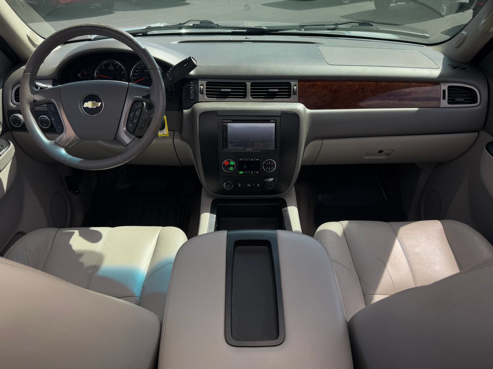 Used 2014 Chevrolet Suburban LT AWD/4WD image 15