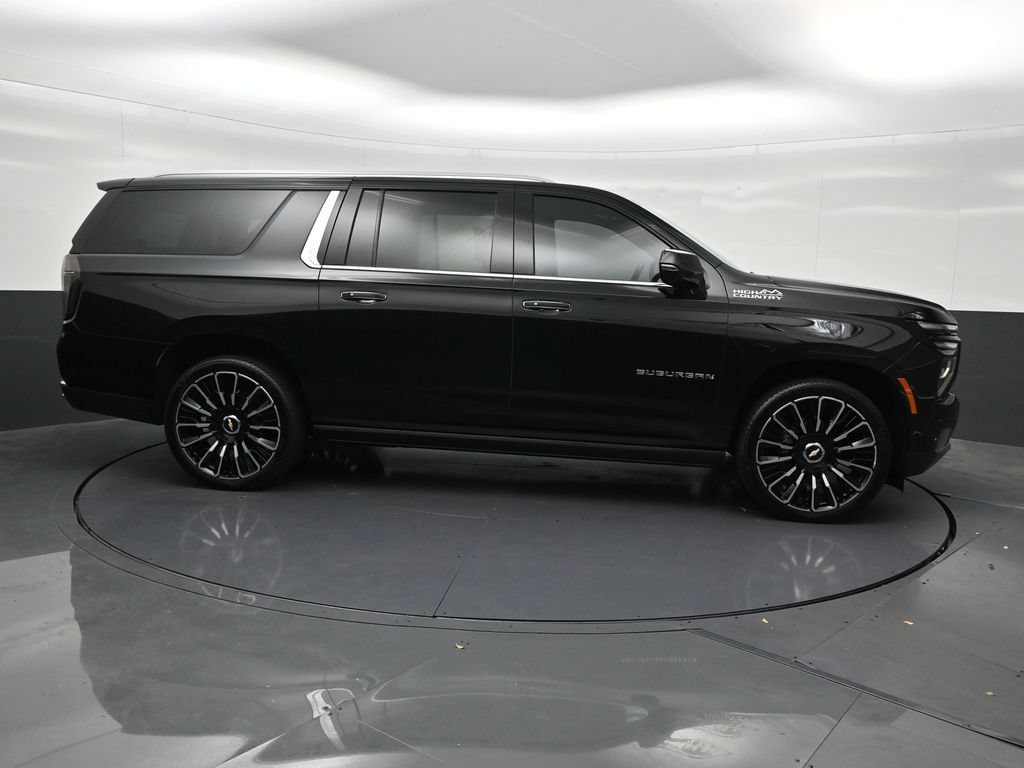 Used 2026 Chevrolet Suburban High Country AWD/4WD image 7