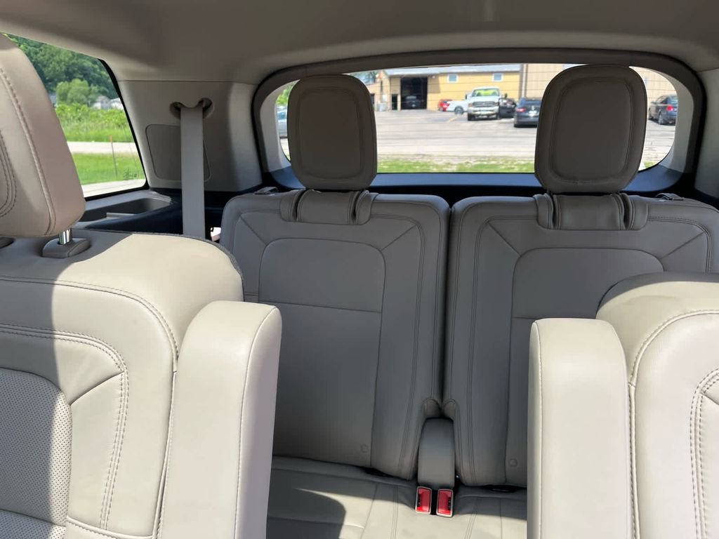 Used 2022 Lincoln Aviator Reserve w/ Equipment Group 201A image 21