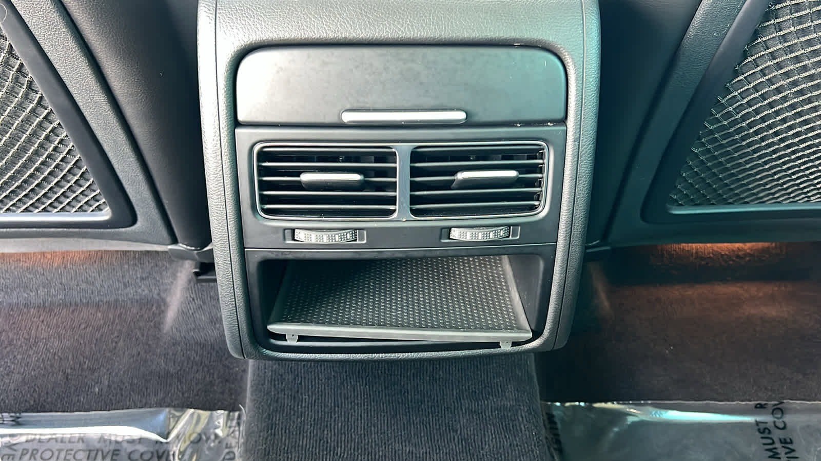 Used 2016 Volkswagen Touareg TDI image 25