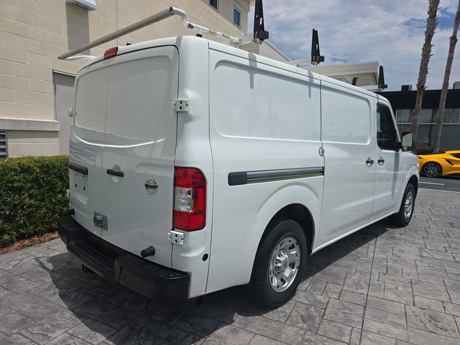 Used 2022 Ford Transit Connect XL FWD image 3