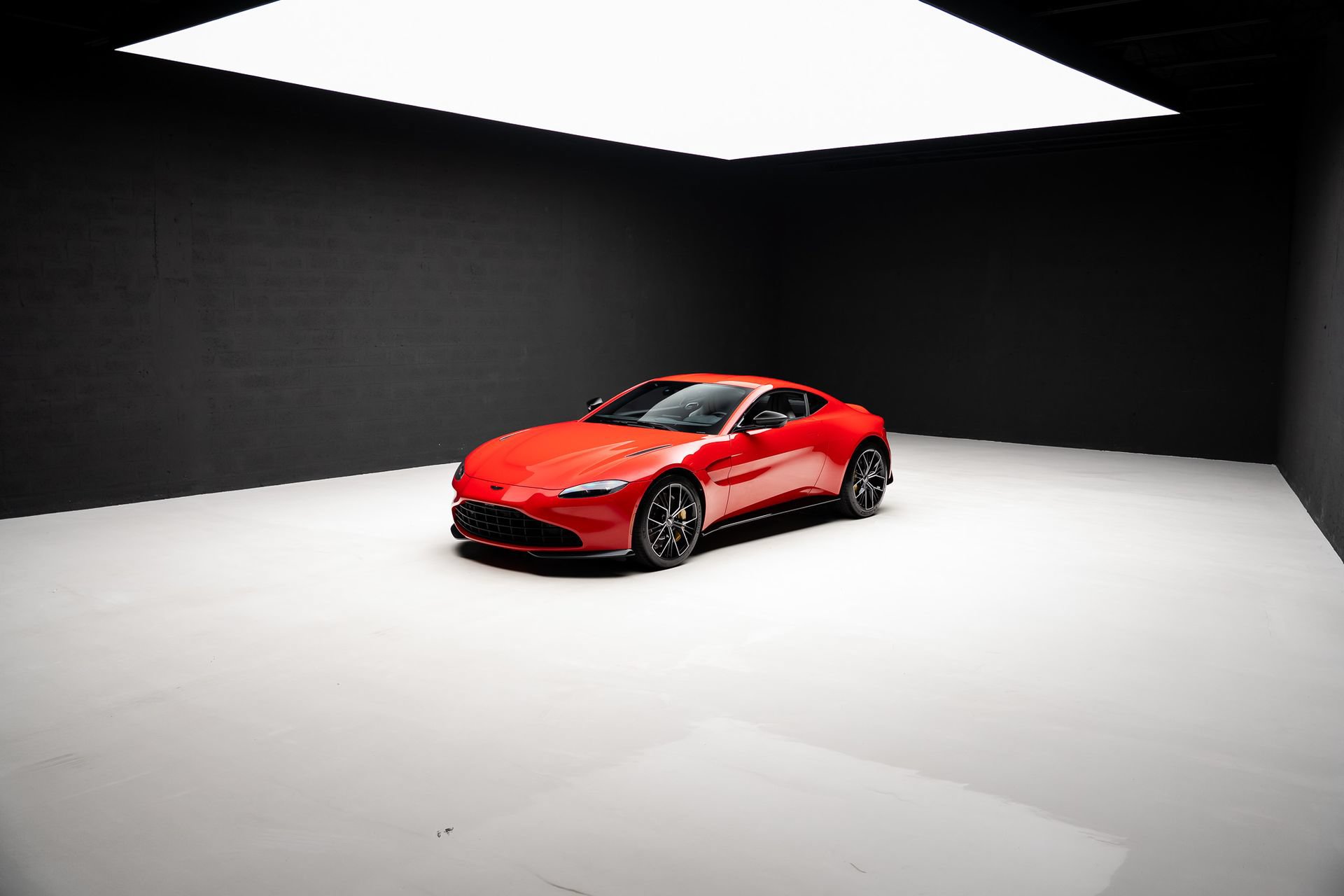 Used 2023 Aston Martin V8 Vantage Coupe RWD image 71