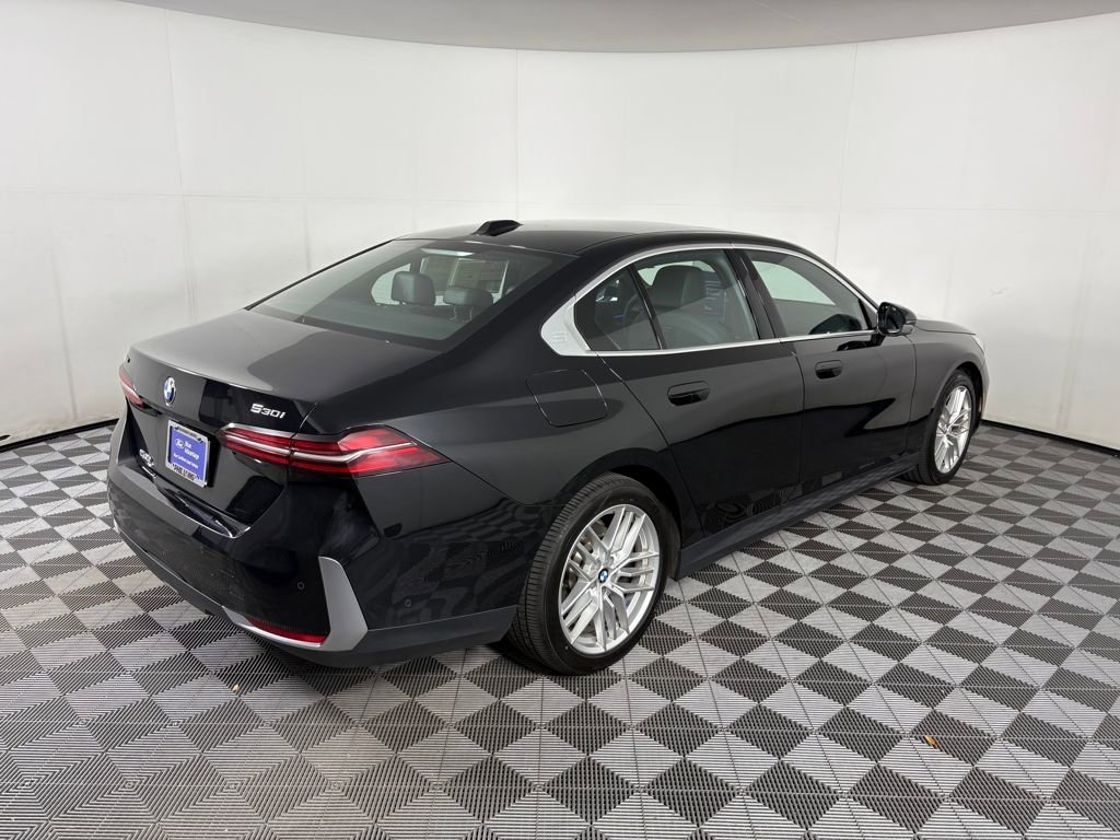 Used 2024 BMW 530i xDrive image 7