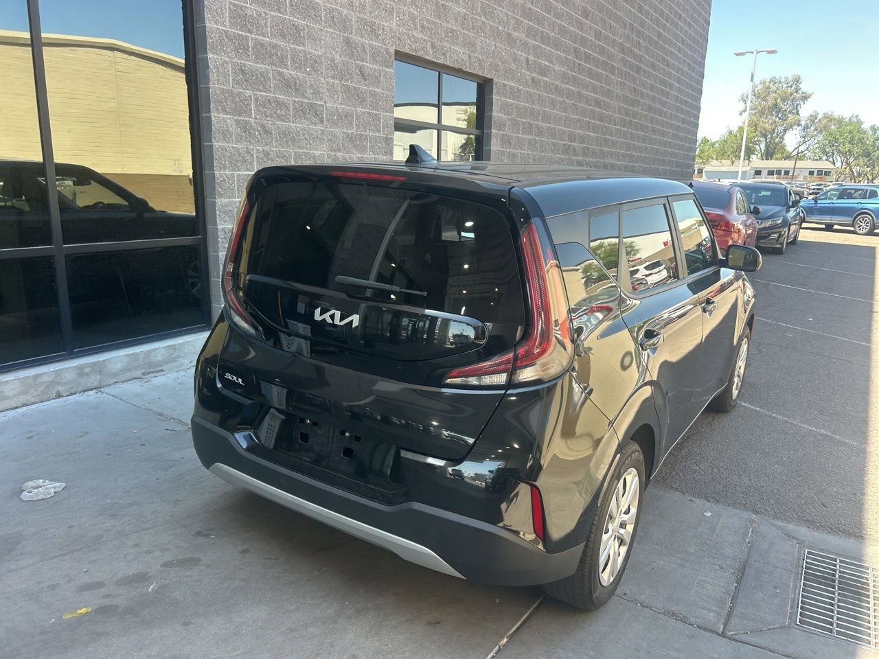 Used 2023 Kia Soul LX FWD image 4