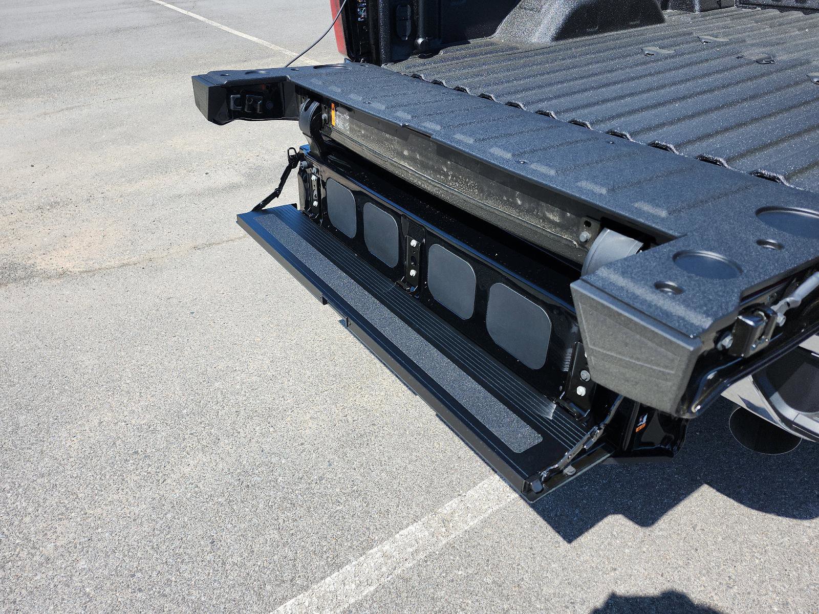 New 2025 GMC Sierra 2500 SLT w/ SLT Premium Package image 12