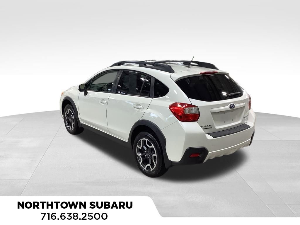 Used 2017 Subaru Crosstrek 2.0i Premium image 3