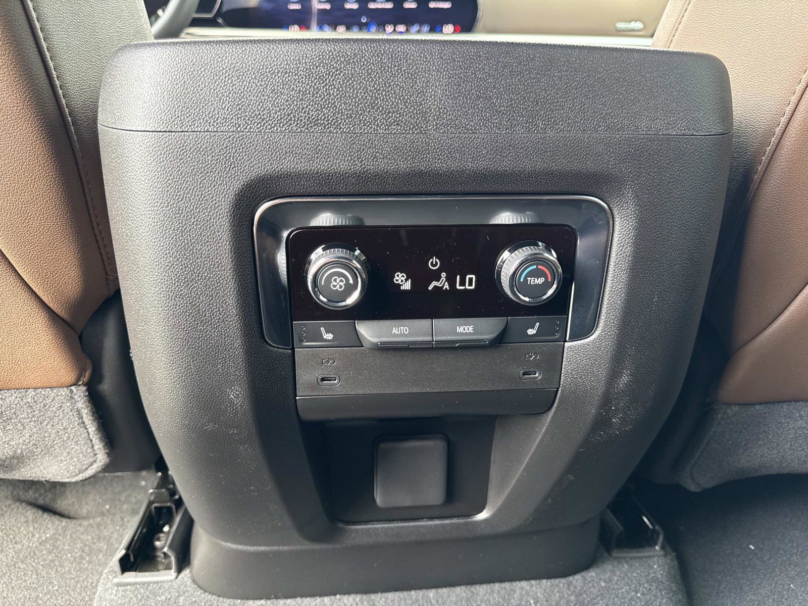 New 2026 Chevrolet Suburban High Country w/ Sun And Tow Package image 32