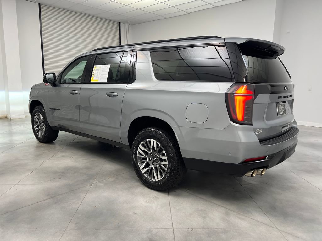 Used 2025 Chevrolet Suburban Z71 AWD/4WD image 5