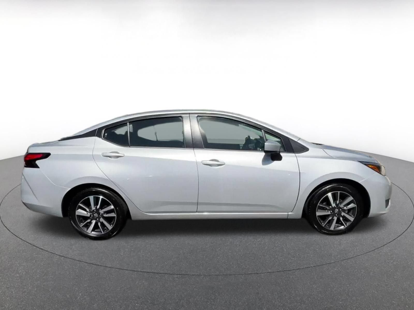 Used 2025 Nissan Versa SV FWD image 15
