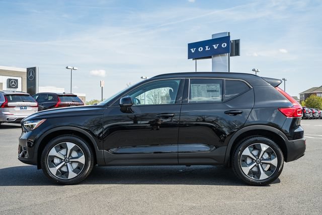 New 2026 Volvo XC40 B5 Plus w/ Climate Package AWD/4WD image 4