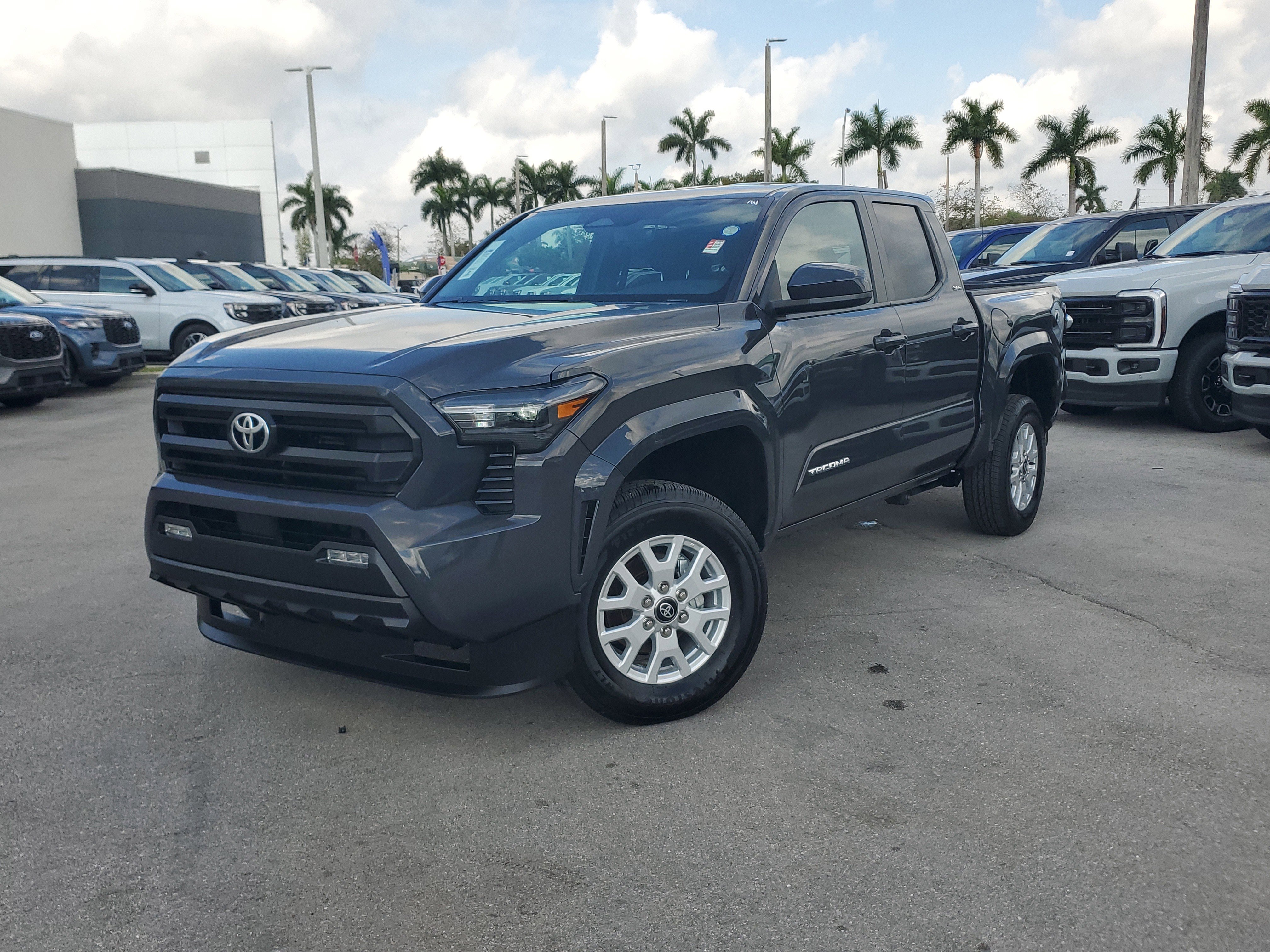 Used 2025 Toyota Tacoma SR5 RWD image 31