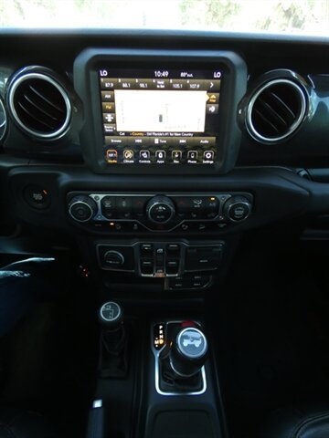 Used 2020 Jeep Wrangler Unlimited Sahara AWD/4WD image 31