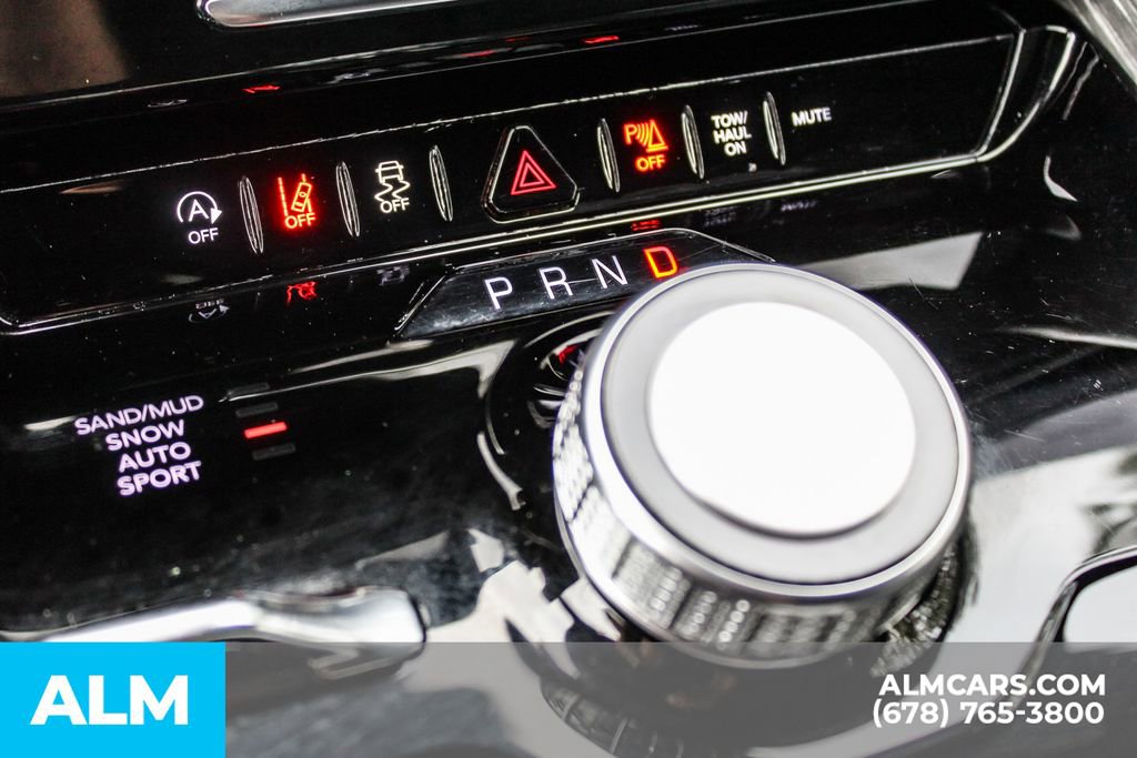 Used 2024 Jeep Wagoneer Series II w/ Flexible Seating Group image 40