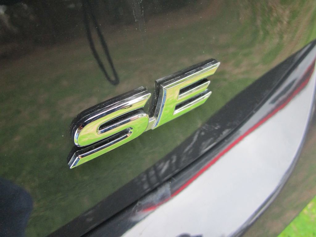 Used 2025 Toyota Camry SE image 10