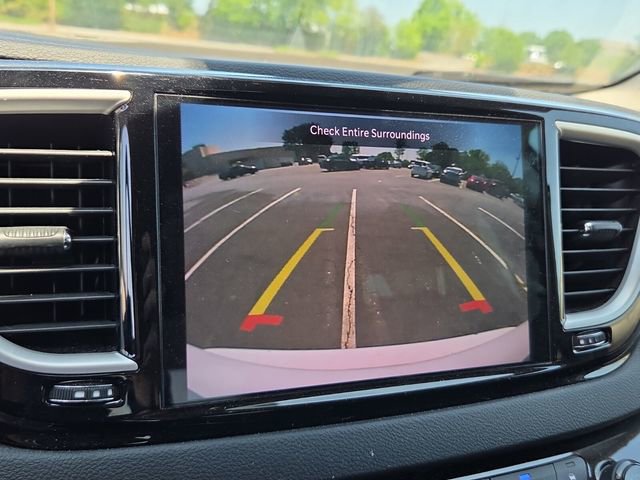 Used 2023 Chrysler Pacifica Touring-L FWD image 14