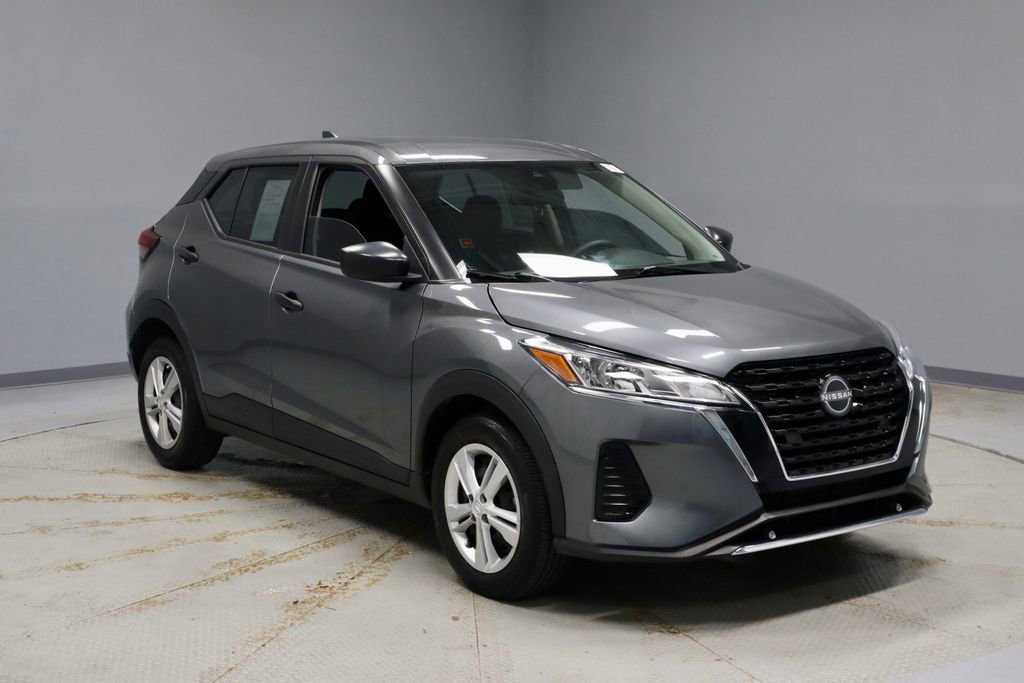 Certified 2025 Nissan Kicks Play S image 1