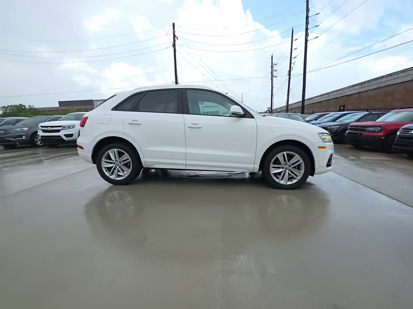Used 2017 Audi Q3 2.0T Premium image 2
