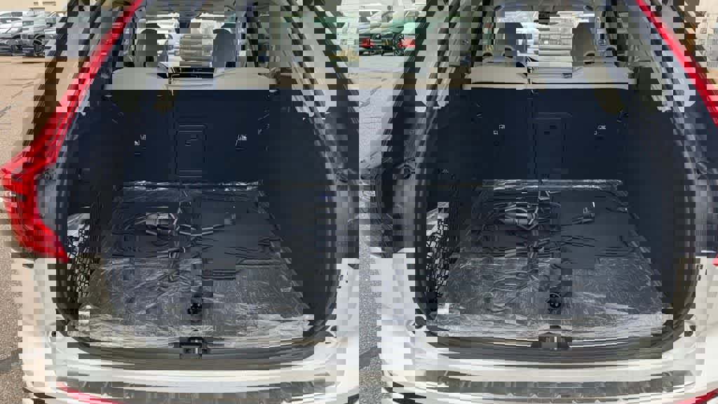 Used 2025 Volvo XC60 T8 Ultra w/ Protection Package Premier AWD/4WD image 14