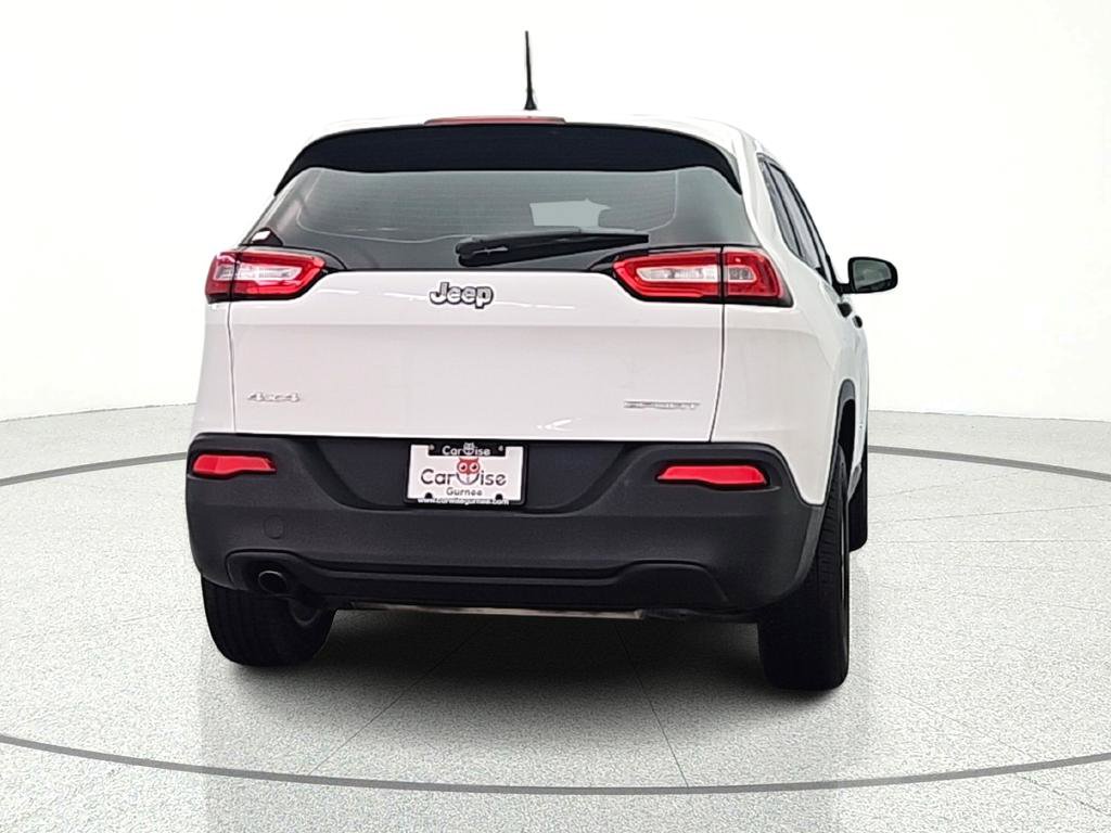 Used 2017 Jeep Cherokee Sport image 8