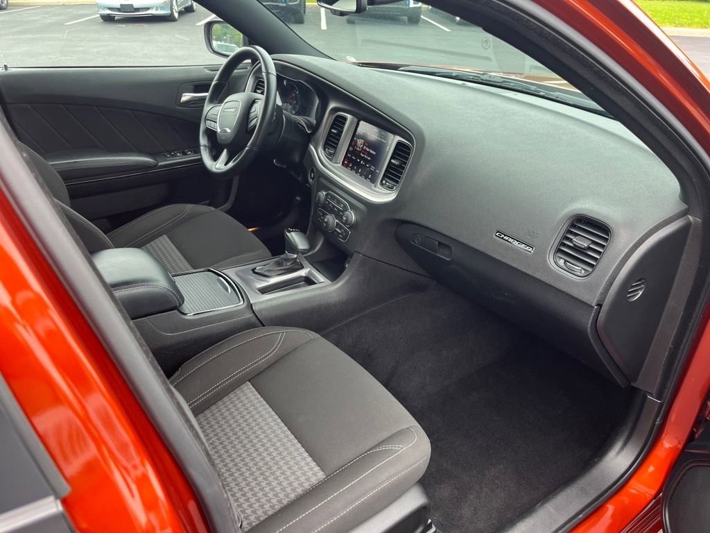 Used 2022 Dodge Charger SXT w/ Driver Convenience Group image 20