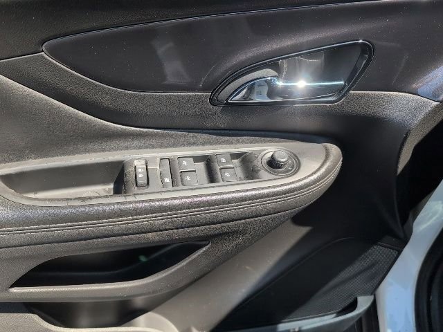 Used 2019 Buick Encore Essence image 20