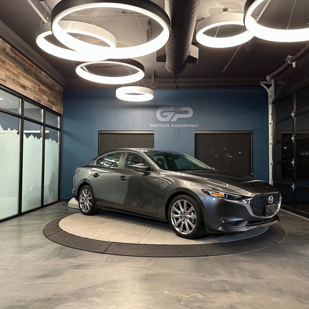 Used 2022 MAZDA MAZDA3 s image 1