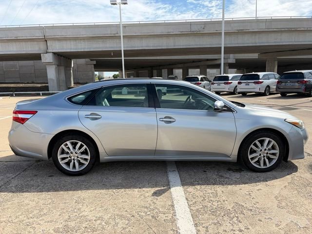 Used 2015 Toyota Avalon XLE Premium FWD image 5
